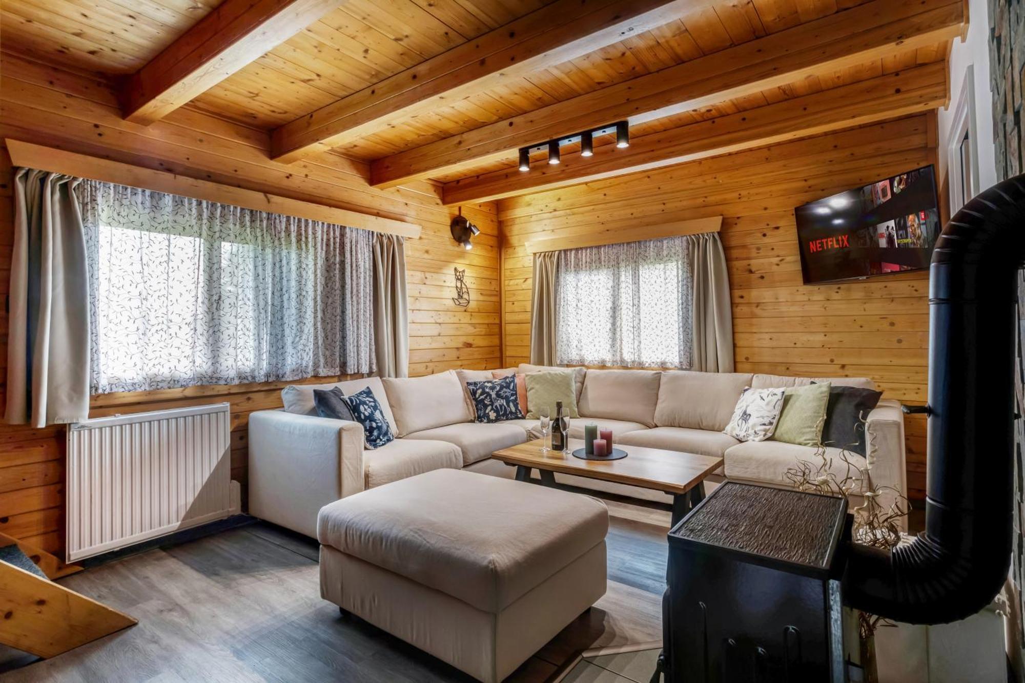 Private Summer House With Swimming Pool, Beach Bar And Pit For Football And Volleyball Hvezdonice Bagian luar foto